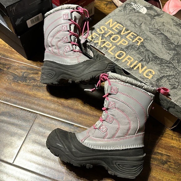 girls boots - Picture 2 of 4